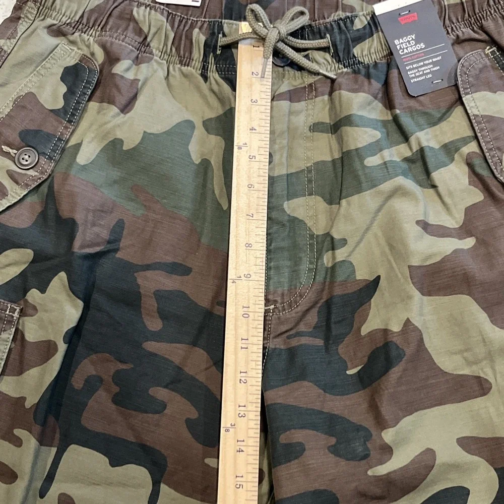 Levis Baggy Field Cargo Pants Camouflage Mens Large NWT Irregular Stamp